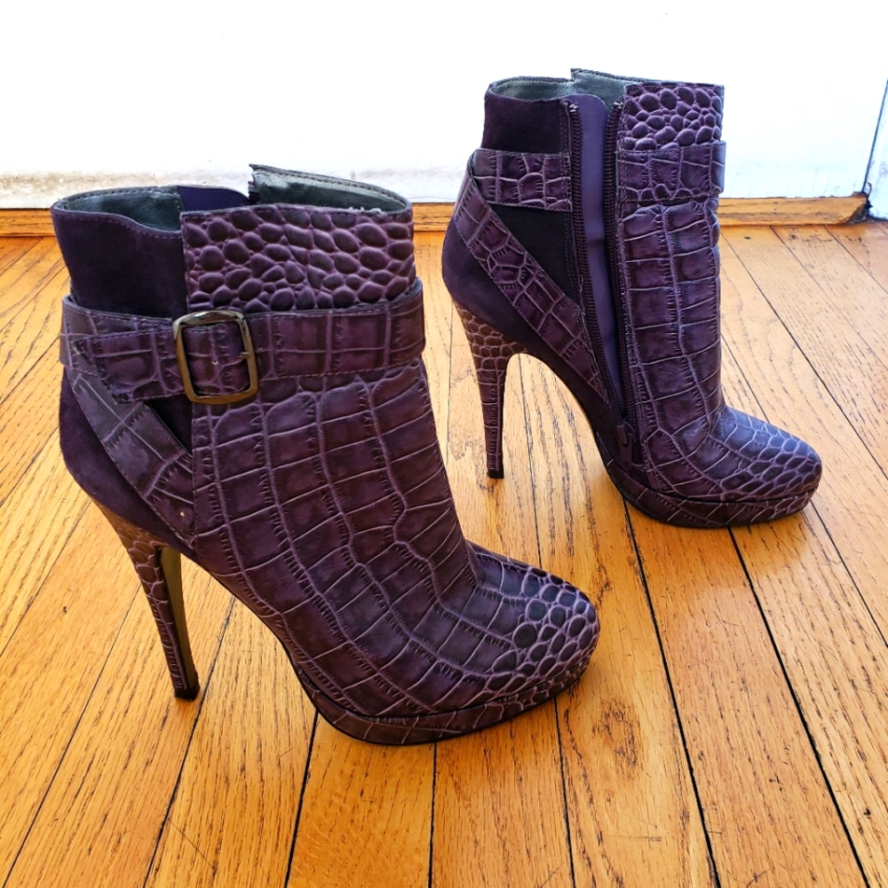 CHARLES DAVID Purple Platform Stiletto Booties